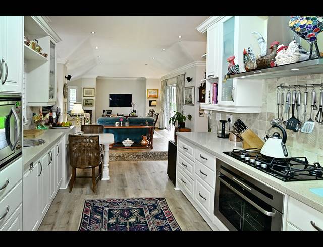 2 BEDROOM RETIREMENT UNIT FOR SALE IN WATERFALL HILLS MATURE LIFESTYLE ESTATE